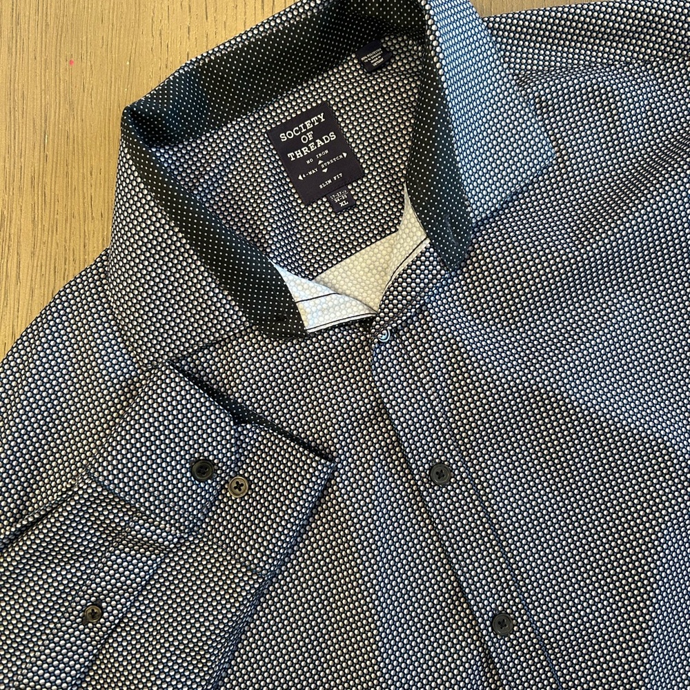 Society Of Threads Men's Black and White Button Down Shirt